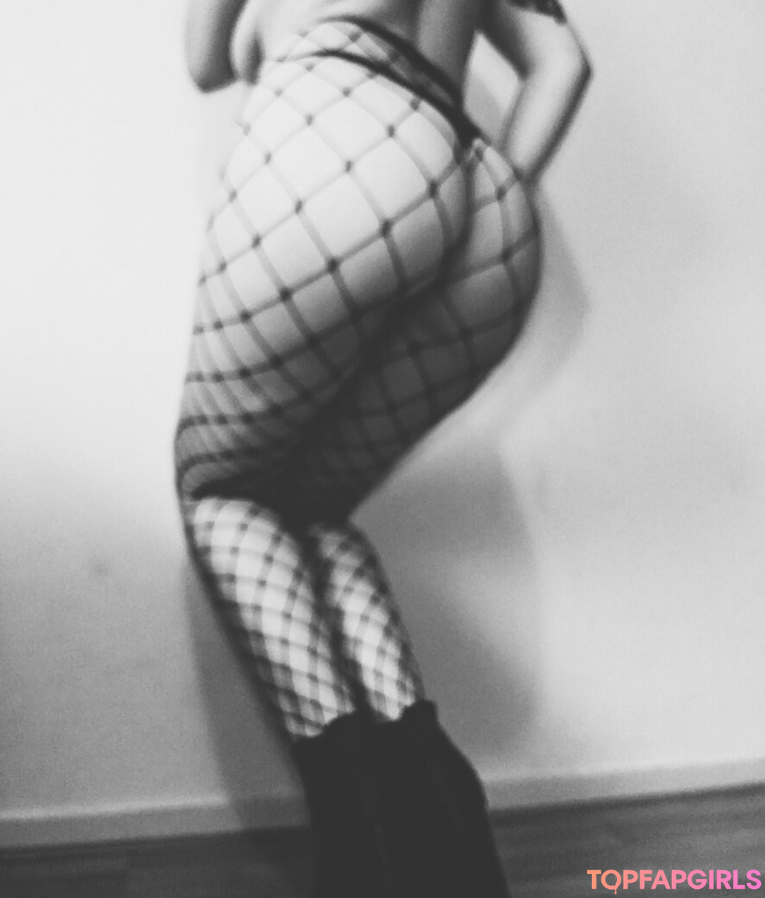 softnspooky star erotic photos