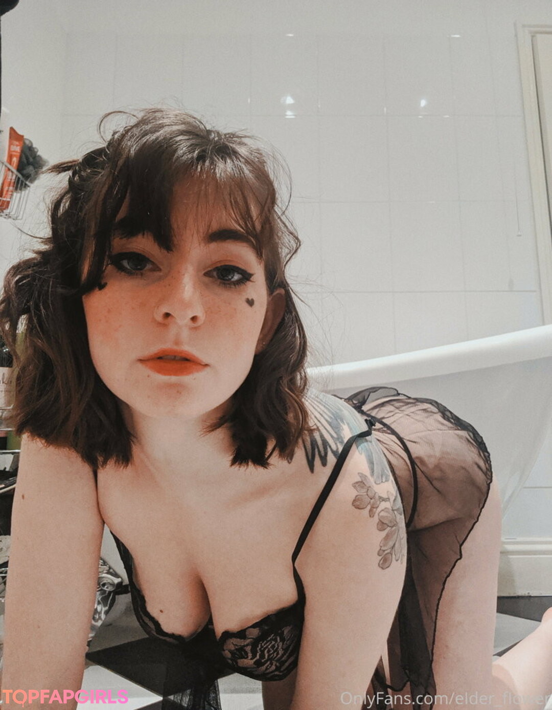 softnspooky pornstar art img