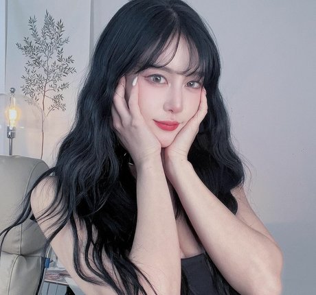 ajn2_ nude star pictures