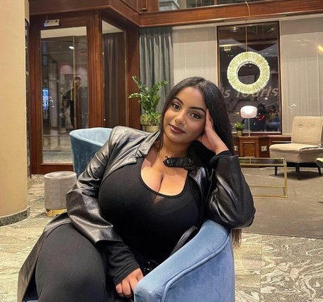 blonde cougar onlyfans beautiful pic