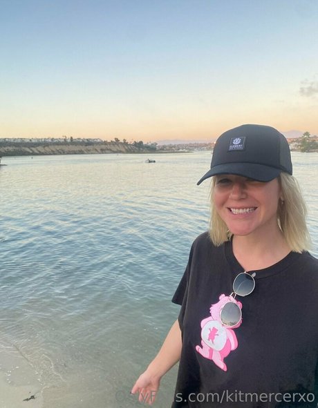 kitmercerxo naked pornstar photos