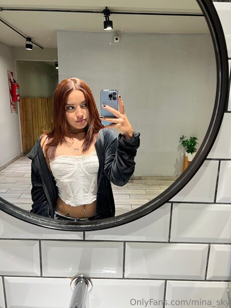 Mina Sky star art photos