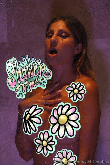 Kiki Leone sex model photos