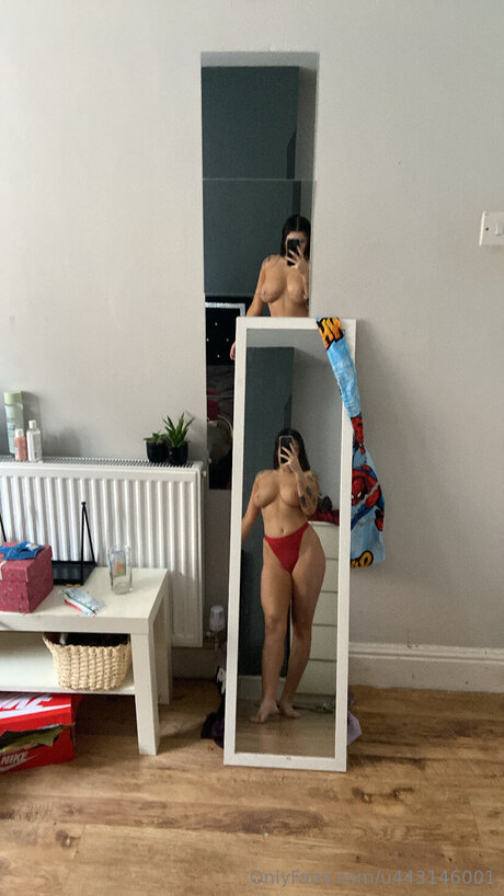 U443146001 exclusive pornstar archive