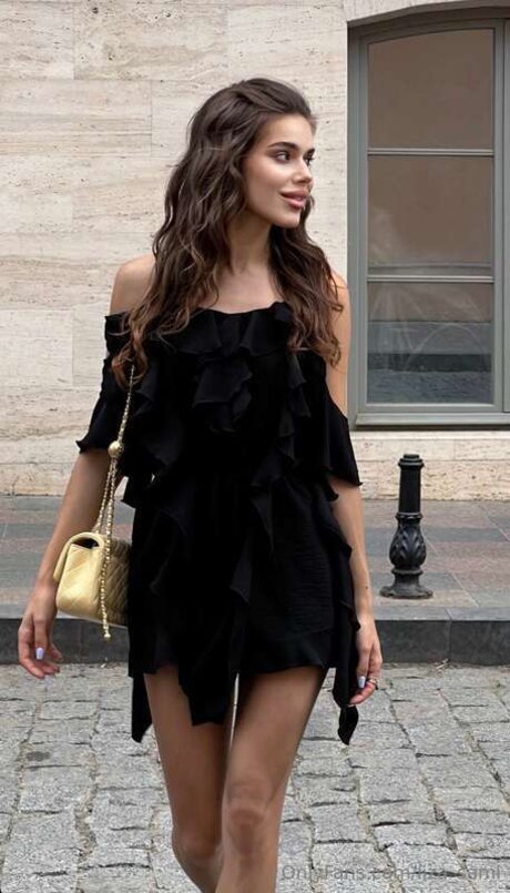 Liza Sami hot actress picture