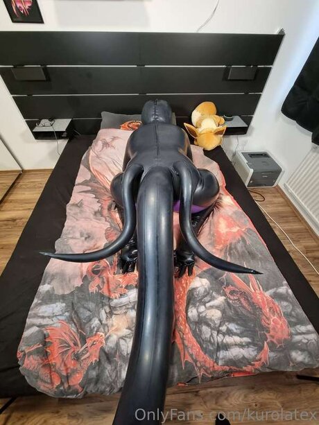 Kurolatex star naked gallery