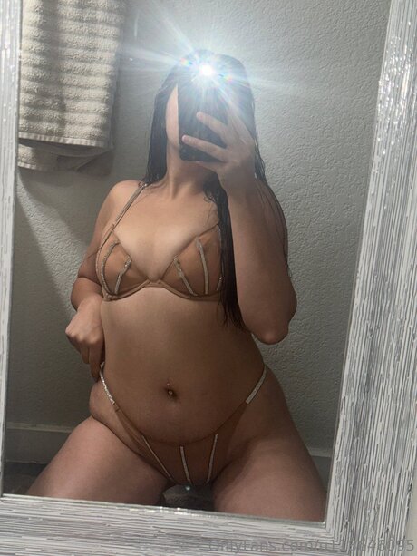 U118646095 perfect pornstar pic