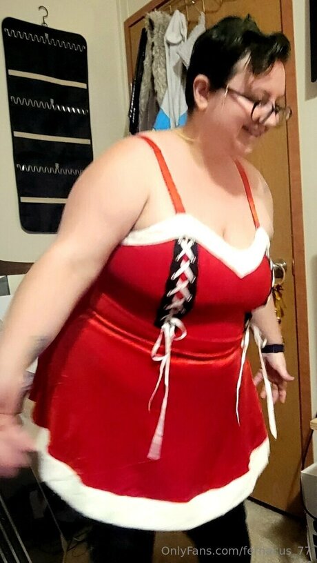 Fernacus 77 sexy star photo