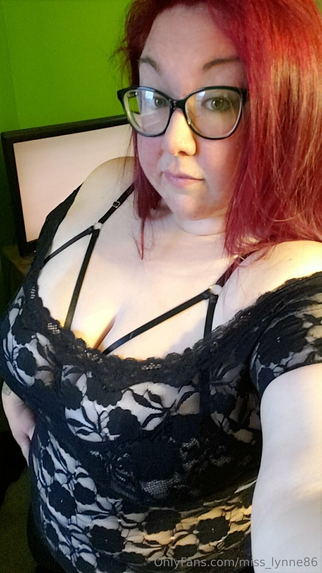 Miss Lynne86 naked pornstar image