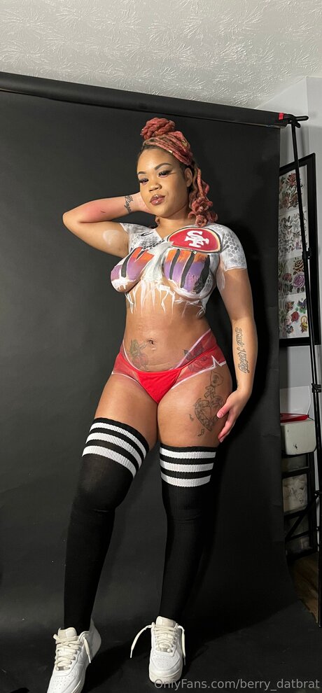 Berry Datbrat nude star image