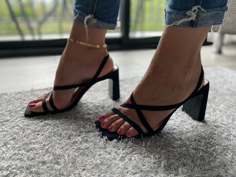 Juicyfeets 69 star erotic pics