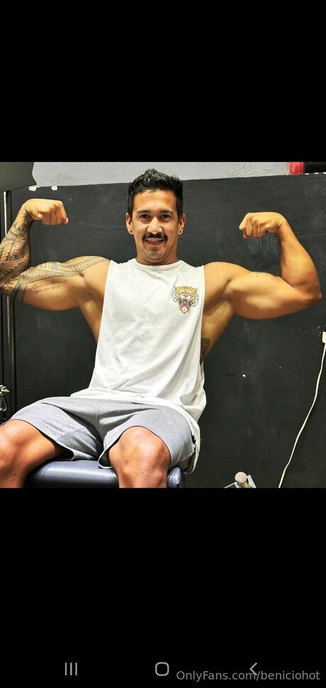 Beniciohot top profile image