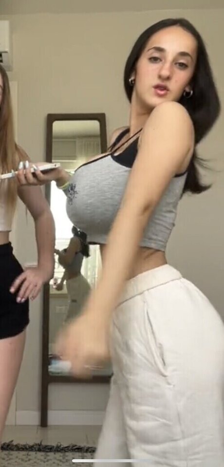 Pelegsaar model nude photo