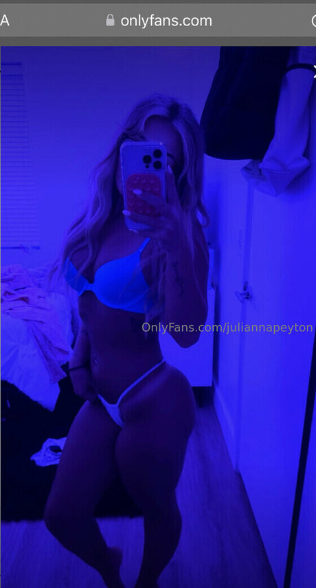 pantyhose footjob onlyfans art nude gallery