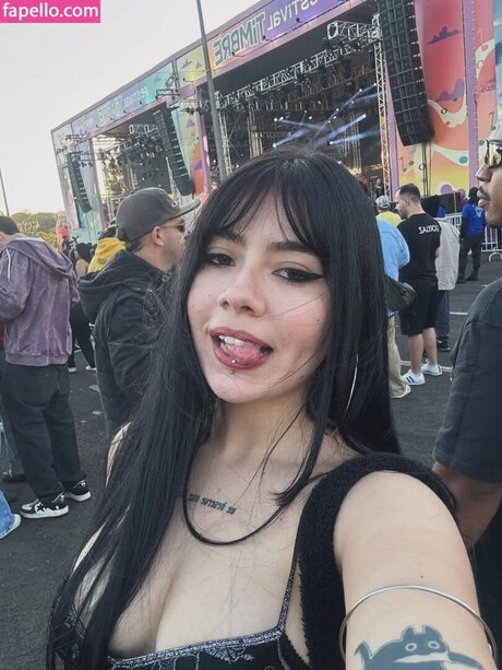 Ingride Quintiliano nude pornstar img