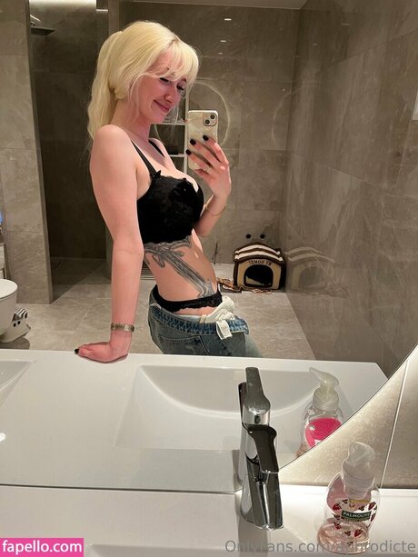 Aphrodicte porn actress photo