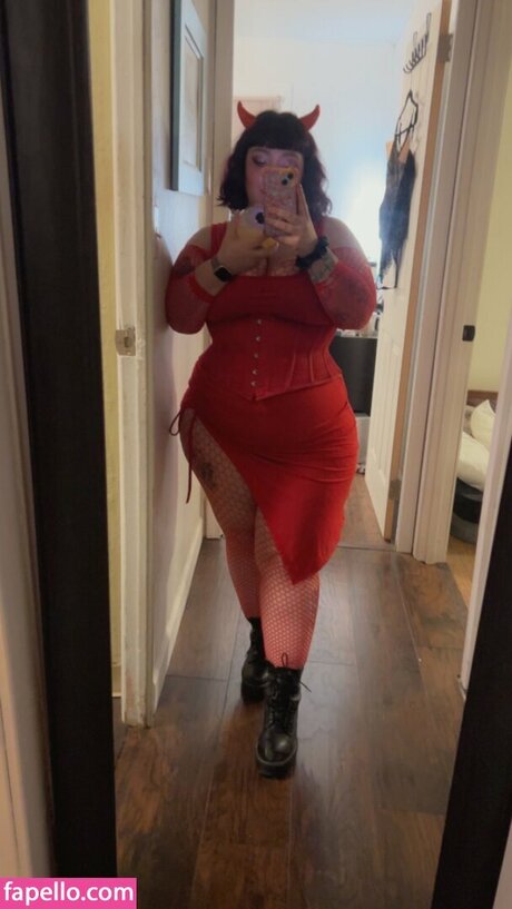 Comicbookdays model xxx photo