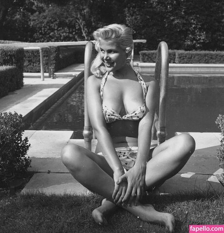 bent over pussy onlyfans free img