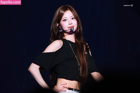 Hong Eunchae_ model sexy image