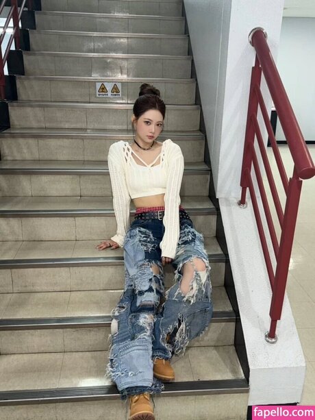 Hong Eunchae_ pornstar art pics