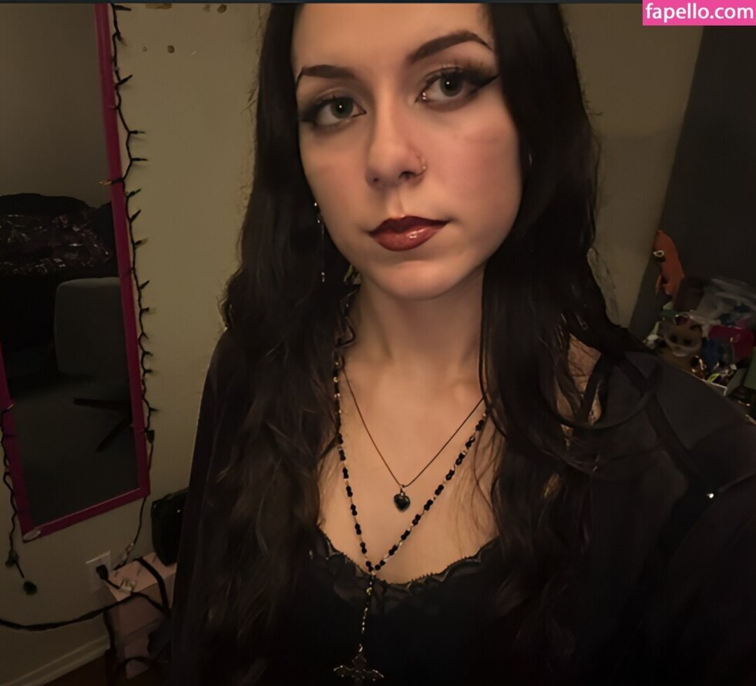 Lily Winters art model pics