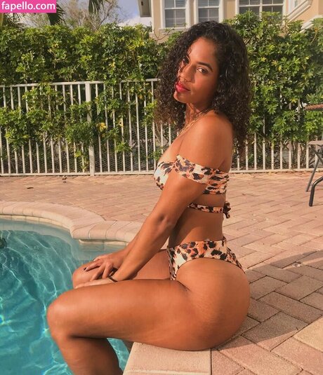 Savannah Pesante model porn galleries