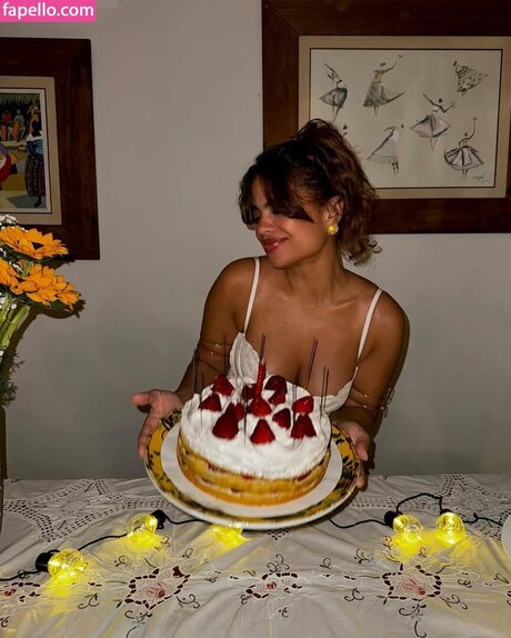 Clara Buarque xxx actress pictures