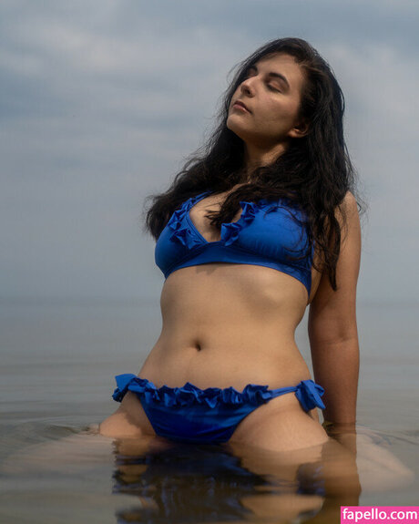 Allylotl model naked photo