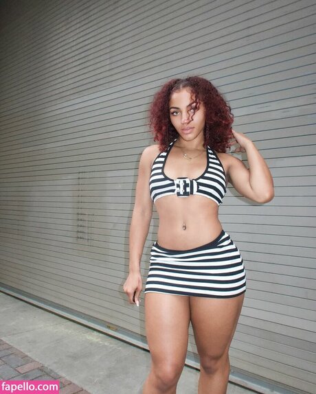 Avi babyyy nice model pic