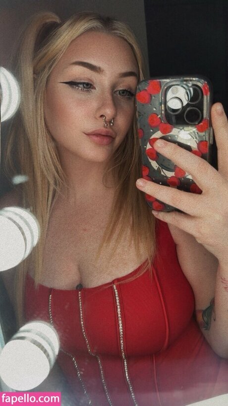 Kassmeinthepits nudes model photos