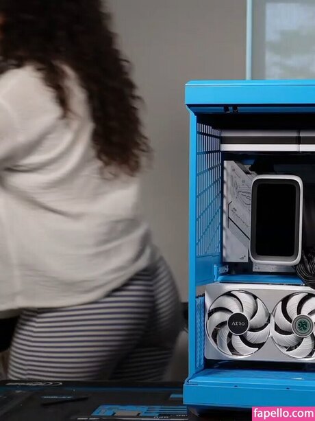 hottest midget onlyfans beautiful nude pics