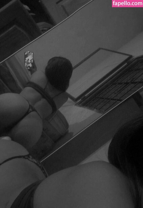 milii01 ok model sex picture