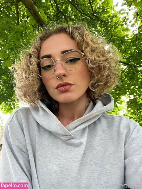 Girl Gooners art actress photo