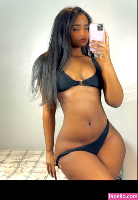 HornAfrica model xxx photo