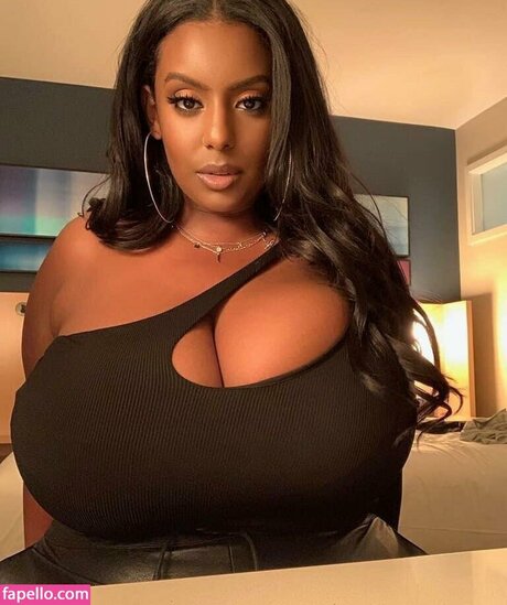 HornAfrica perfect actress img