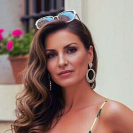 Mia Barbieri model top image