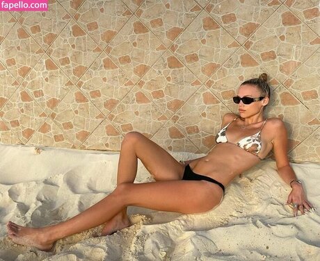 Hallie Batchelder adult star images