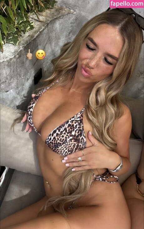 Francesca Martin naked star img