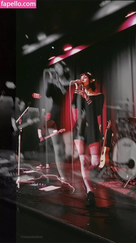 Luna Shadows model hot pictures