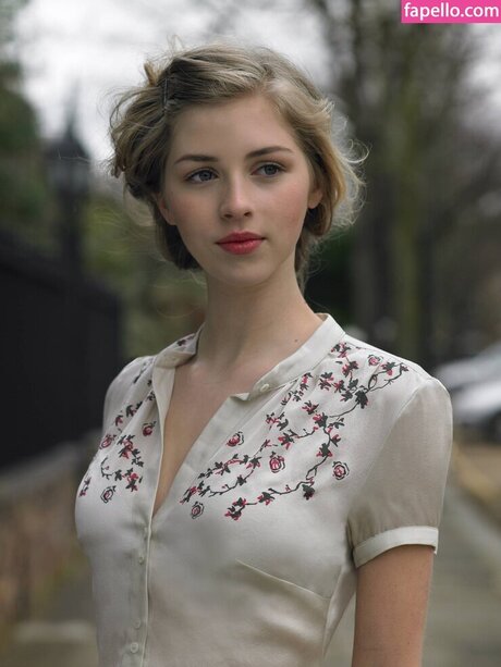 Hermione Corfield star exclusive photo