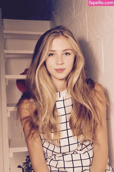 Hermione Corfield art star images