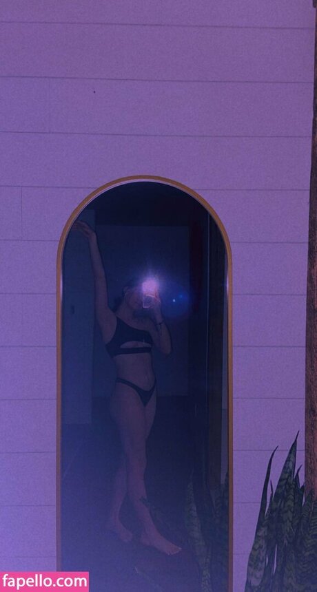 Emileesilvey high quality model image