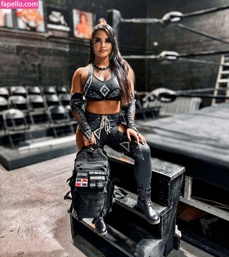 Nikki Blackheart xxx actress img