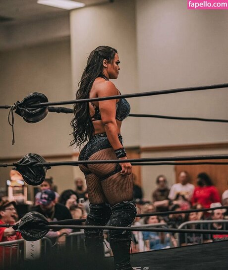 Nikki Blackheart hot actress pic