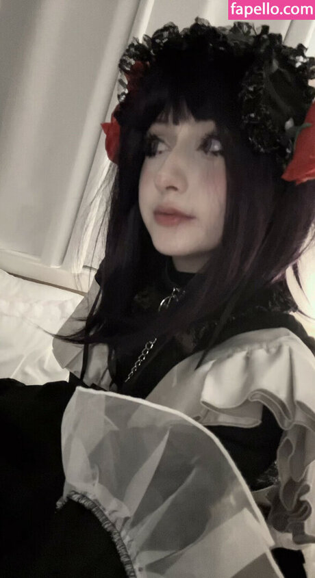 mewingava pornographic model pic