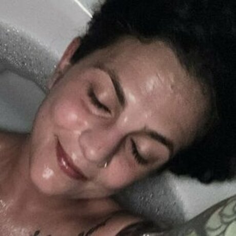 ughhjen model hot pic