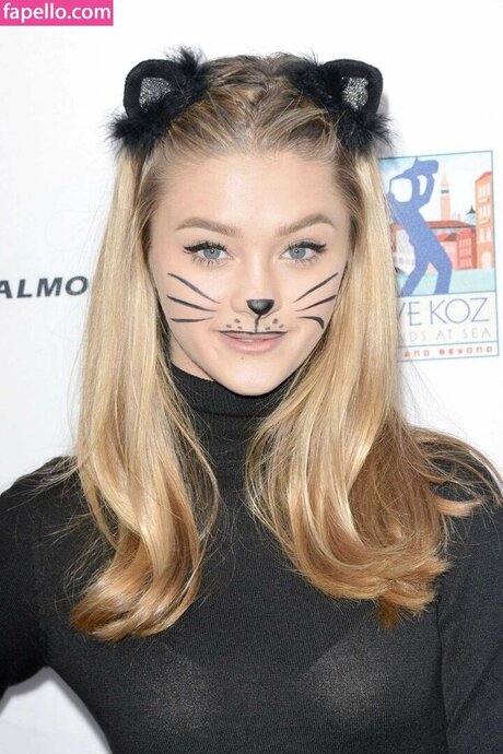 lizzygreene model nice img