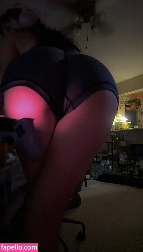 KimmMcelveen exclusive model images