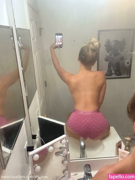 itssnow star hot pic