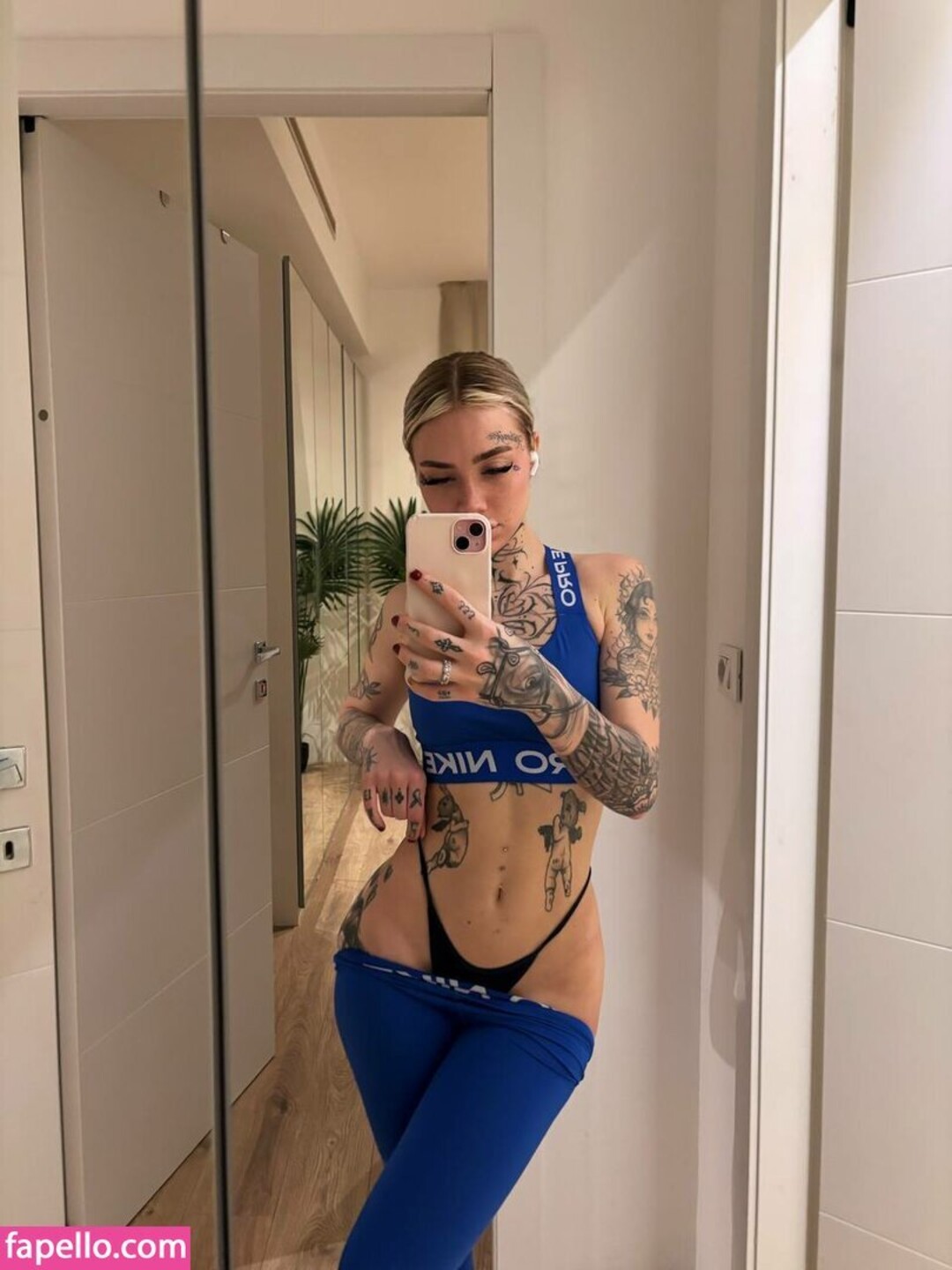 margolaa porn model photos